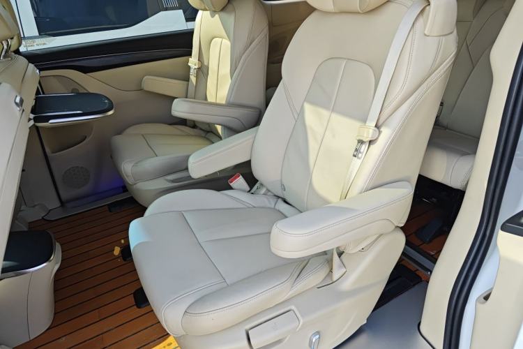 Used Buick GL8 2023 ES Lu Zun Deluxe Model
