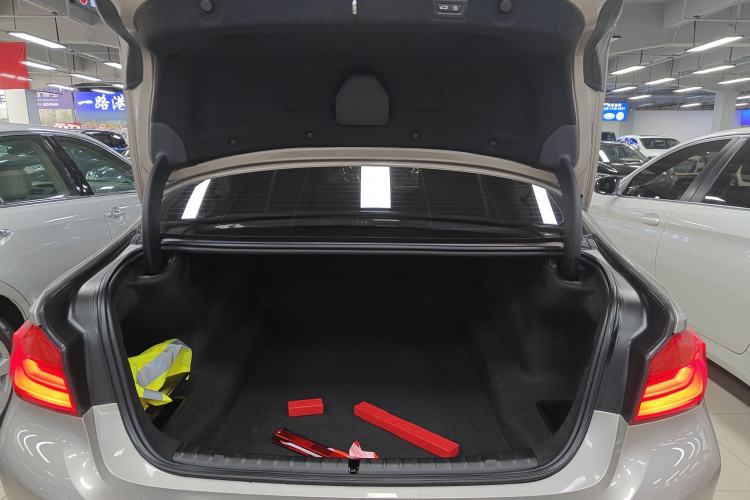 Used BMW 5 Series 2019 530Li Leading Model Luxury Package