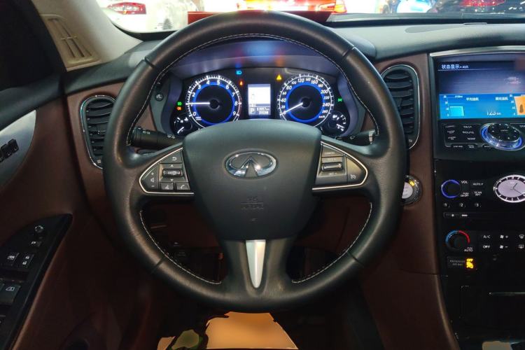 Used Infiniti QX50 2015 2.5L Luxury Edition
