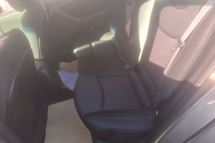 Used Hyundai Elantra 2015 1.6L Manual Fashion Edition
