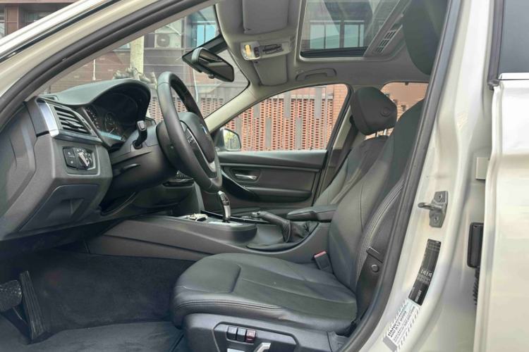 Used BMW 3 Series 2016 320Li Ambition Model
