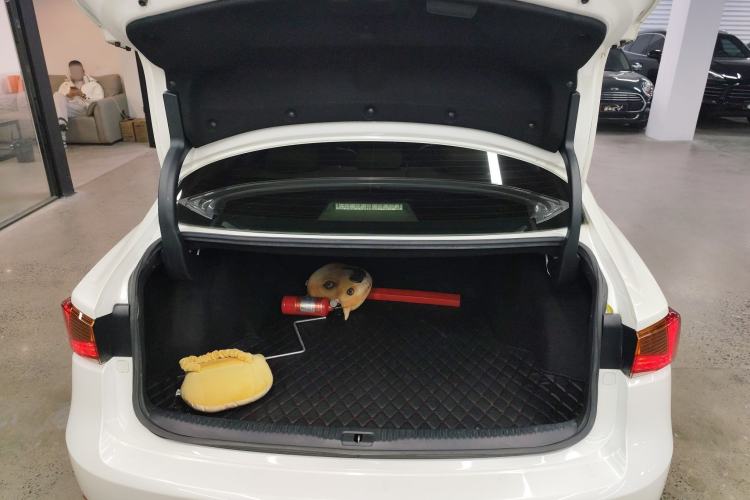 Used Lexus IS 2017 300 Leading Edition
