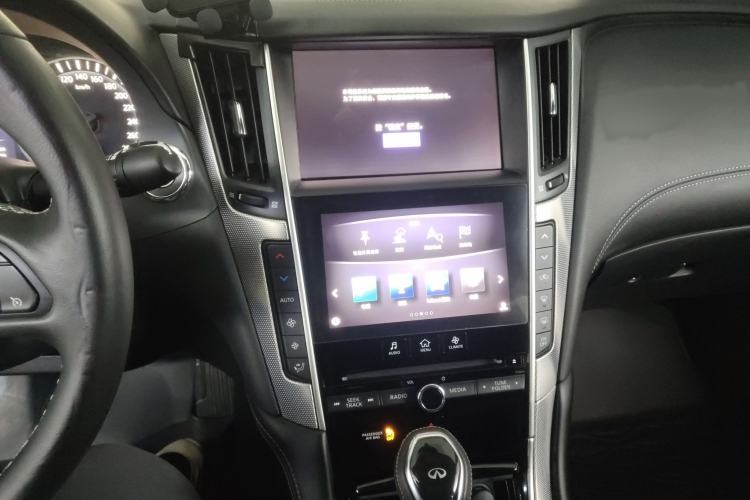 Used Infiniti Q50L 2018 2.0T Enjoyment Version China VI Standard
