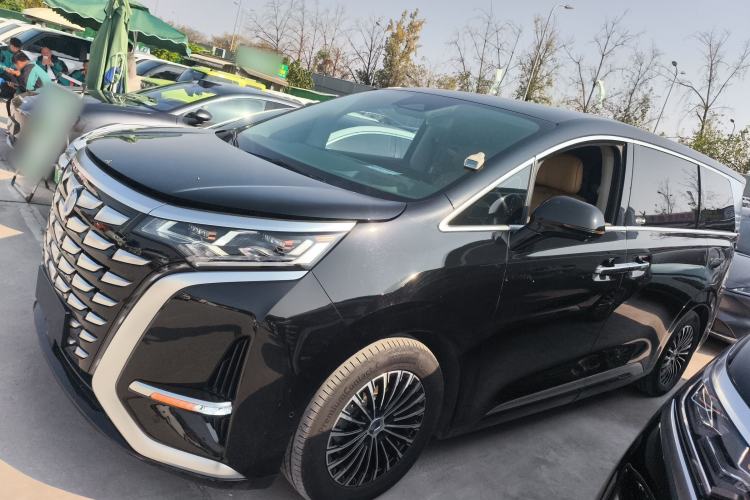 Used Denza D9 2022 DM-i 970 Four-Wheel Drive Flagship Model
