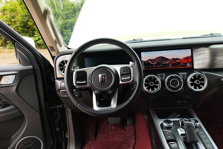 Used Tank 300 2021 City Edition 2.0T—Truly Stylish
