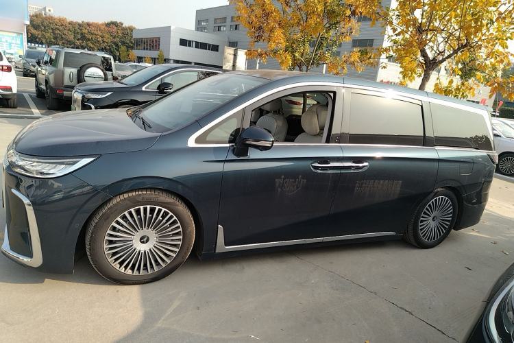 Used VOYAH Dream 2025 PHEV Four-Wheel-Drive Flagship Kunpeng Edition