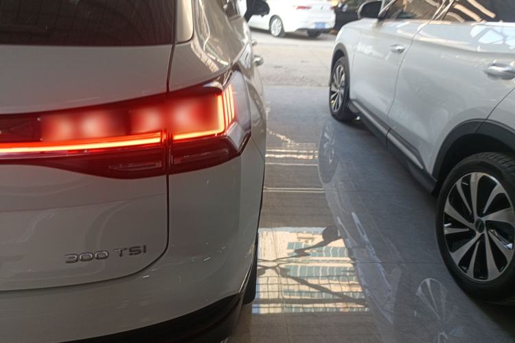 Used Volkswagen Tayron 2024 300TSI Two-Wheel-Drive Luxury Plus Advanced Version
