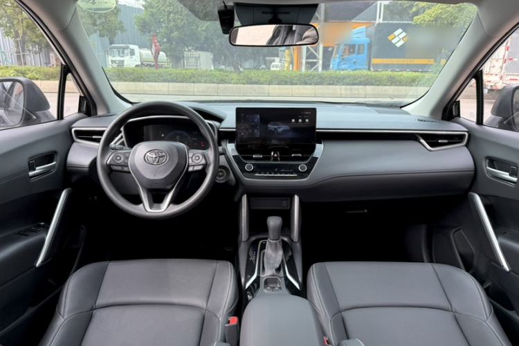 Used Toyota FRONTLANDER 2023 2.0L CVT Luxury Edition