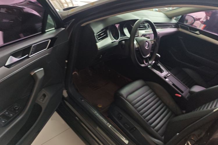 Used Volkswagen Magotan 2018 330TSI DSG Advanced Model
