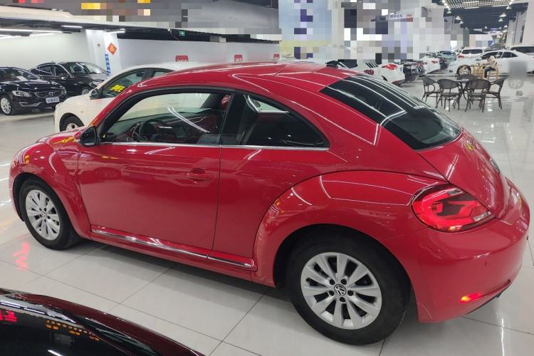 Used Volkswagen Beetle 2015 180TSI model
