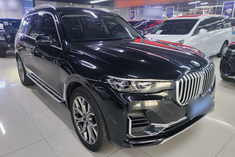Used BMW X7 2021 xDrive40i Luxury Package with Leading Features
