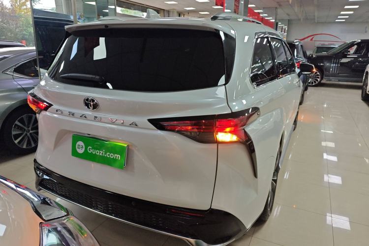 Used Toyota Granvia 2024 2.5L Hybrid Prestige PLUS Edition
