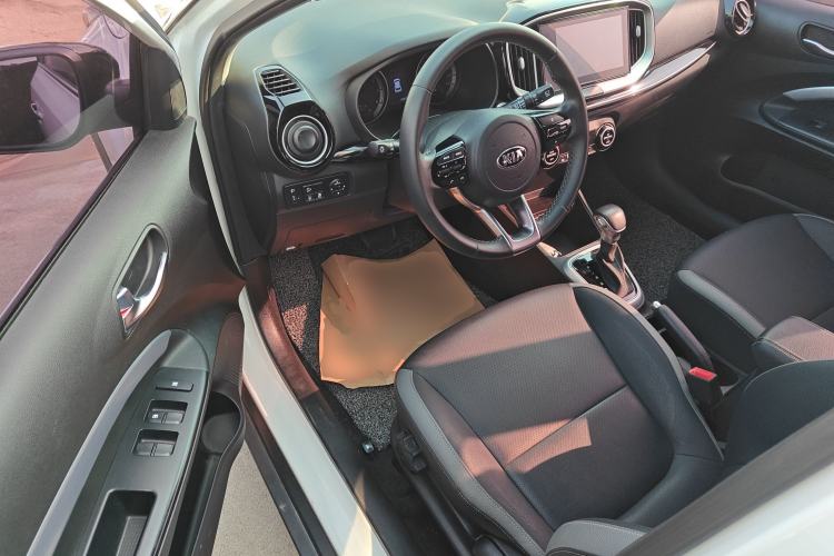 Used Kia kx1 Stonic 2021 1.4L Automatic Fun & Sport Edition
