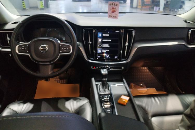 Used Volvo S60 2021 T4 Zhiyi Luxury Edition
