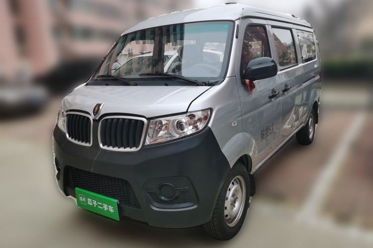 Used Jinbei Hiace X30 2023 1.5L Wealthy-Style Passenger Van 5/6/7-Seater Non-Air-Conditioned Version SWC15M