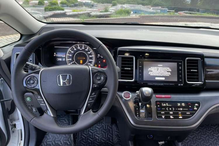 Used Honda Elysion 2016 2.4L Supreme Edition
