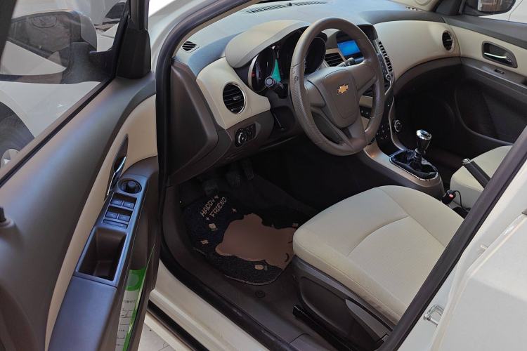 Used Chevrolet Cruze 2015 1.5L Classic SL MT
