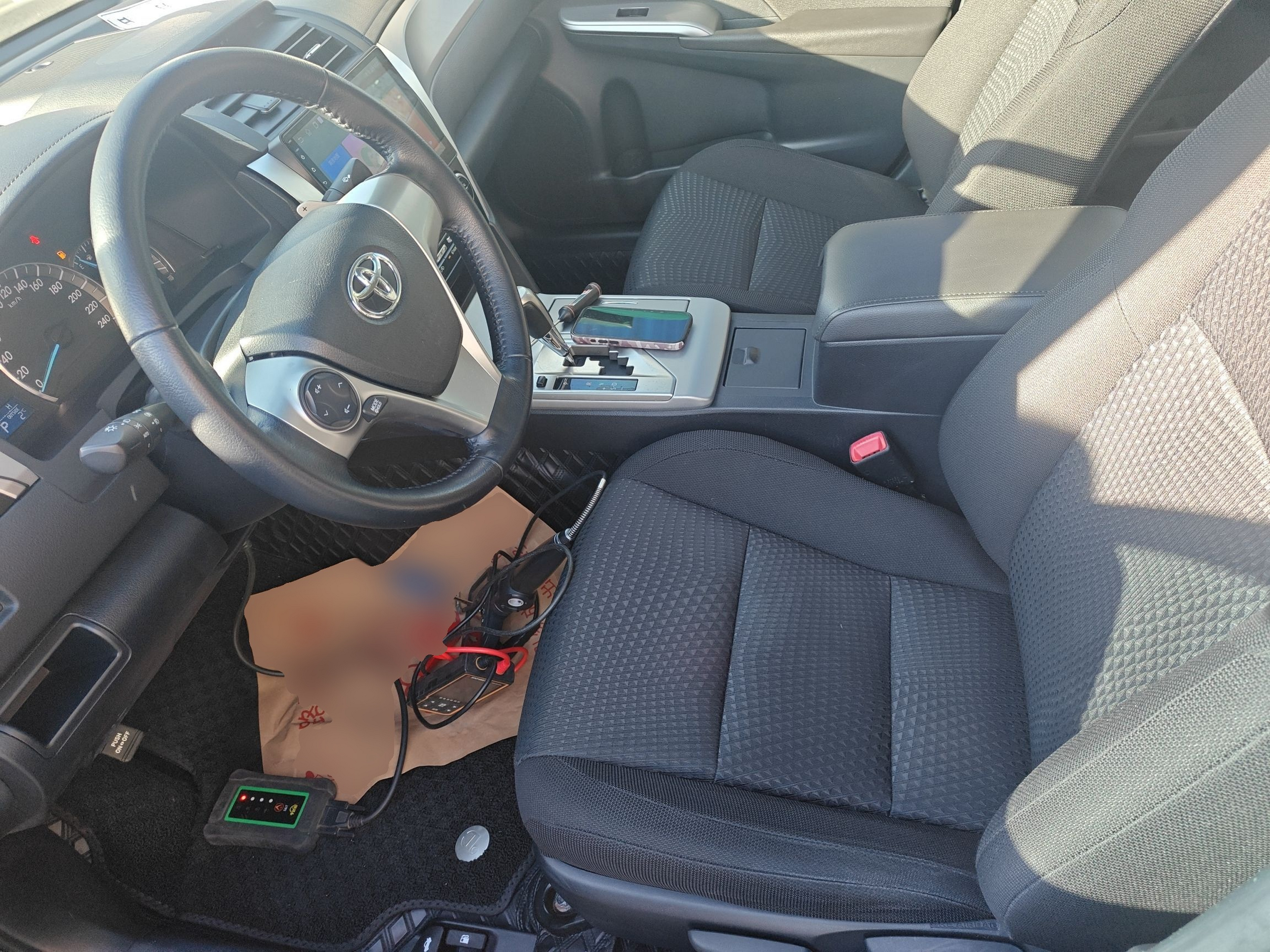 Переднее сиденье в автомобиле