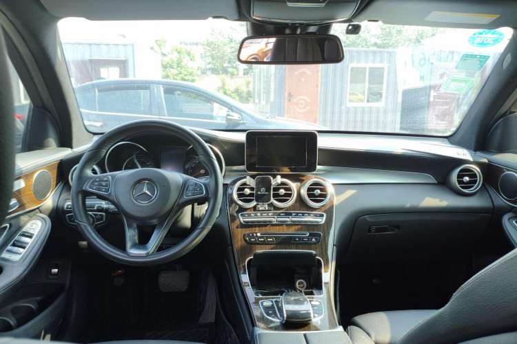 Used Mercedes-Benz GLC 2017 GLC 260 4MATIC Luxury Model
