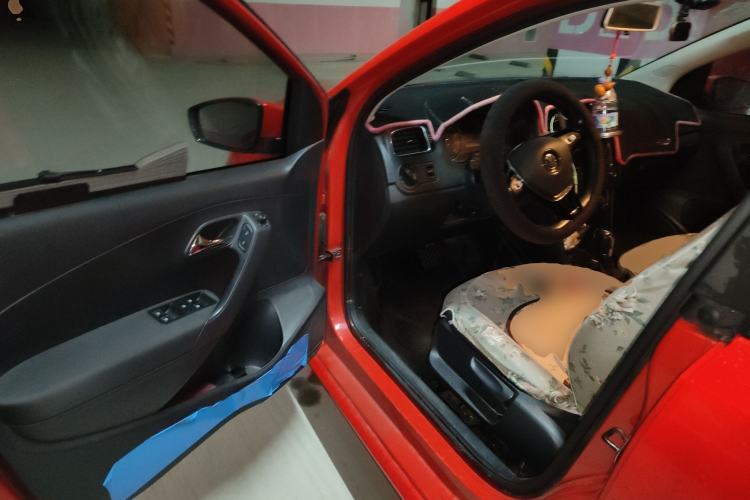 Used Volkswagen Polo 2016 1.6L Automatic Comfort Model