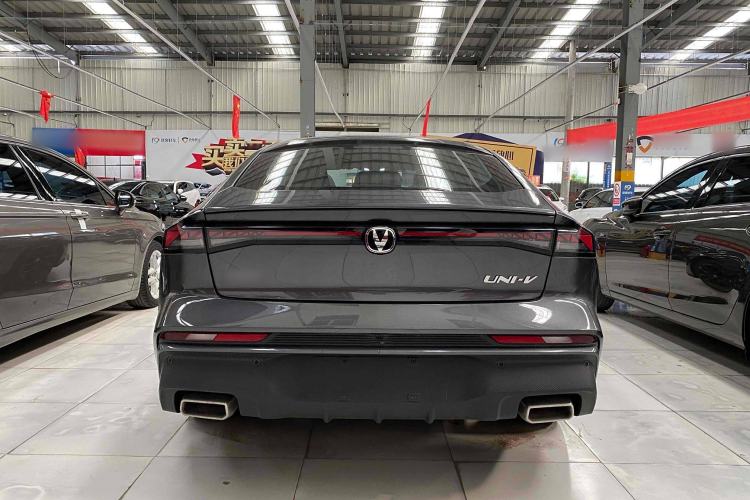 Used Changan UNI-V 2024 1.5T Prestige Edition
