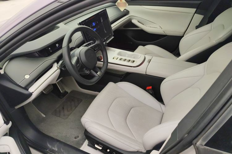 Used  SU7 2024 Four-Wheel Drive Ultra-Long Range Advanced Intelligent Driving Max Edition
