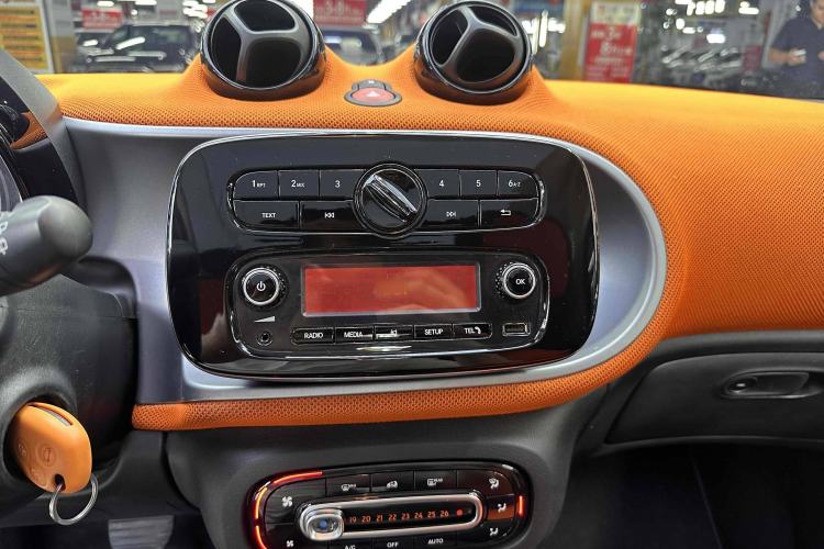 Used  fortwo 2015 1.0L 52 kW Hardtop Passion Edition
