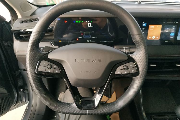 Used Roewe i5 2023 1.5L Manual Comfort Edition
