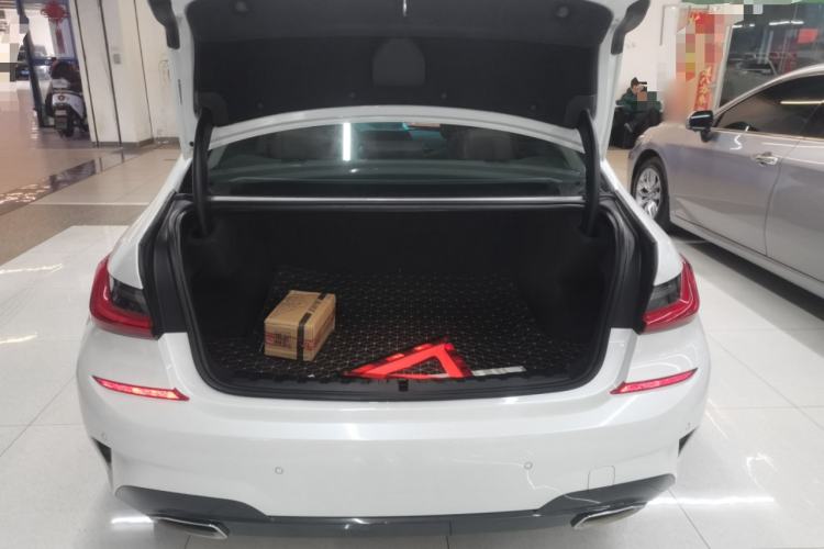 Used BMW 3 Series 2021 Second Facelift 325Li M Sport Package
