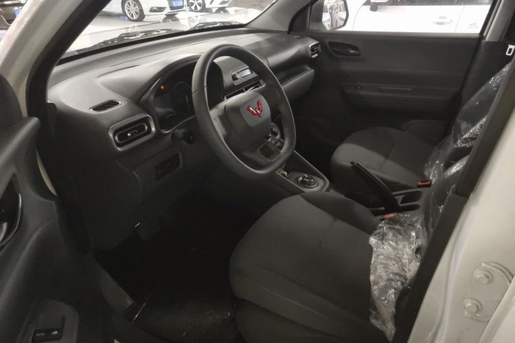 Used Wuling Hongguang New Energy 2025 Extended-Range Hybrid 50 km Utility Version
