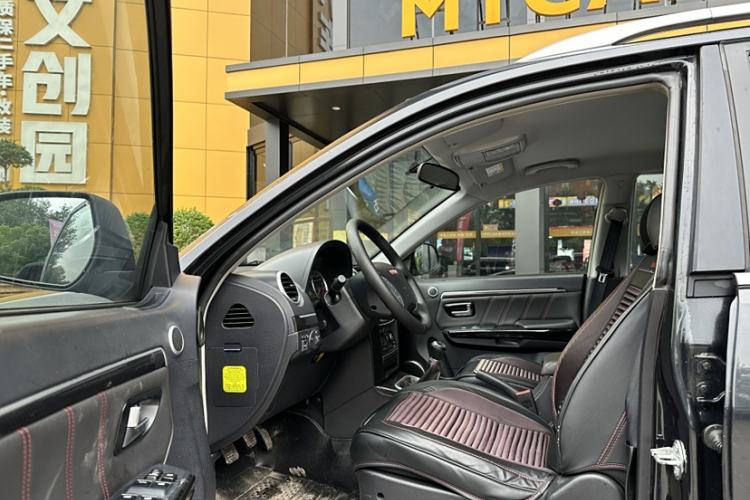 Used Haval H5 Classic 2015 2.0L Manual Two-Wheel Drive Entry-Level Trim
