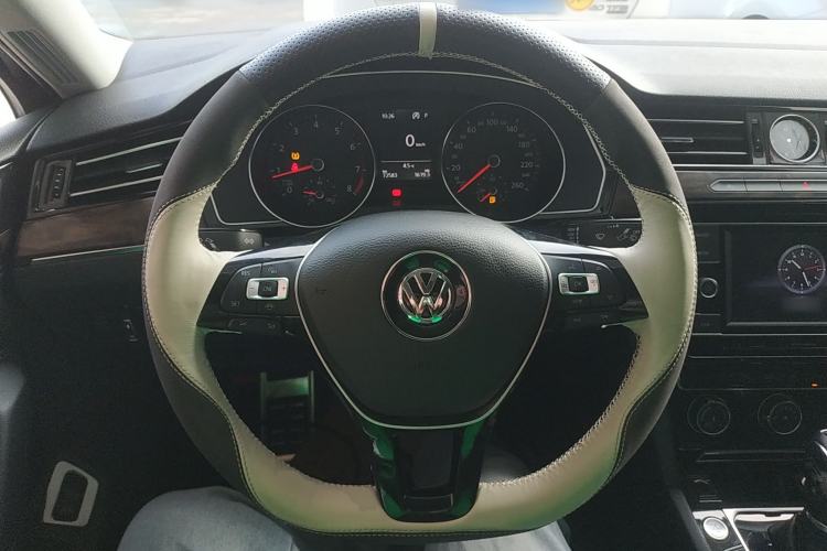 Used Volkswagen Magotan 2019 330TSI DSG Leading Model China VI Standard
