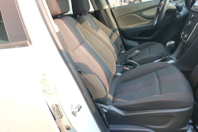 Used Buick Encore 2015 1.4T Automatic Two-Wheel Drive Urban Elite Version
