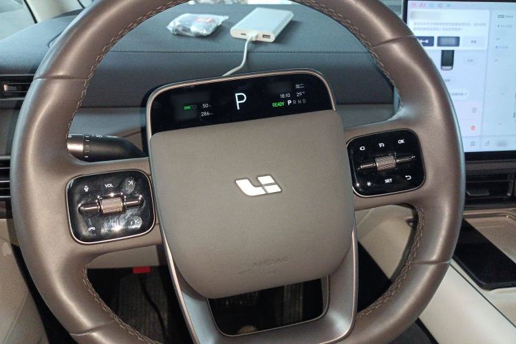 Used Li Auto MEGA 2024 Ultra Model
