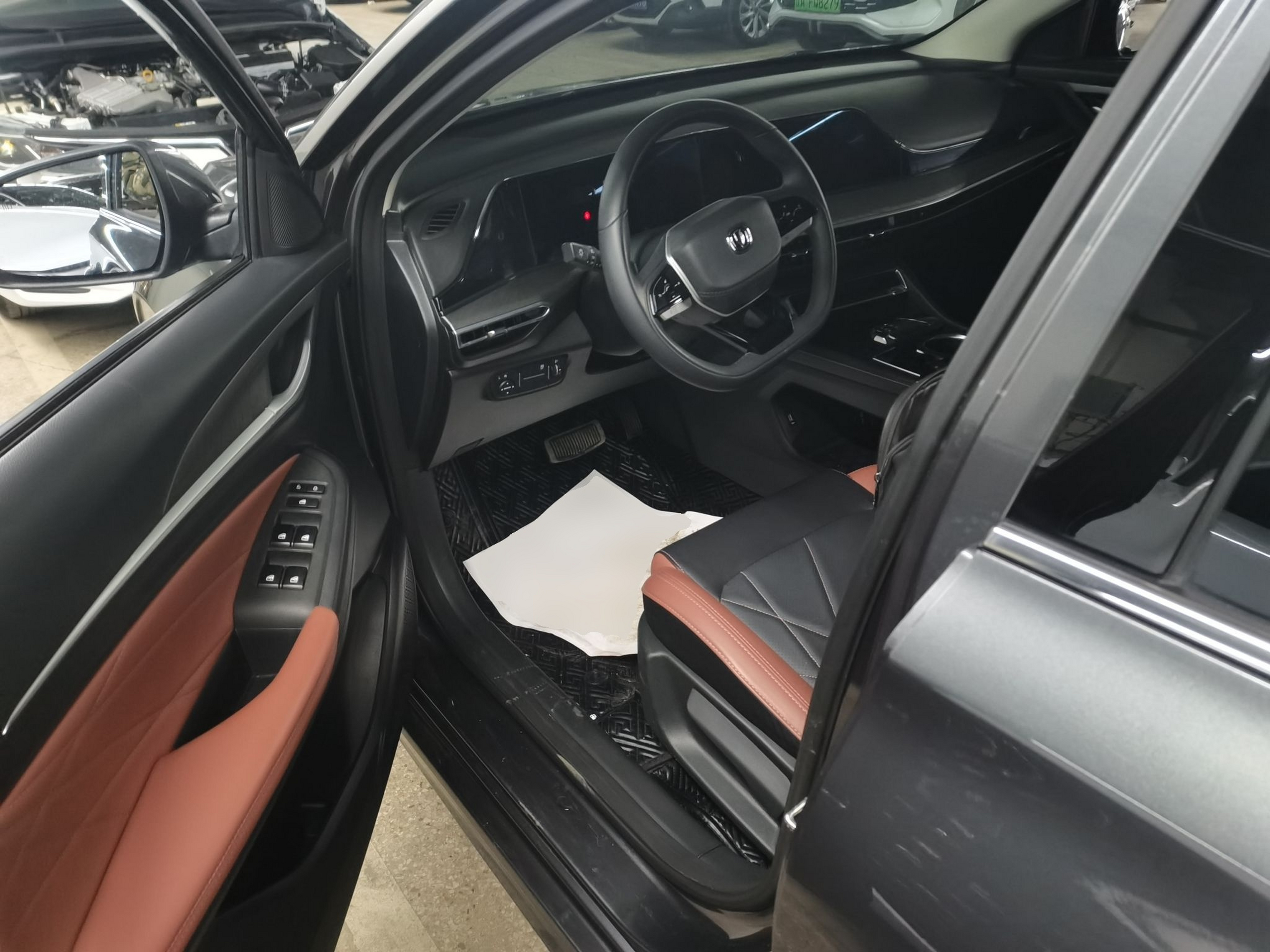 Переднее сиденье в автомобиле