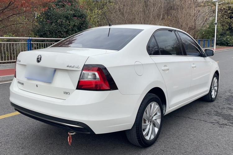 Used Skoda Rapid 2018 1.6L Automatic Comfort Edition
