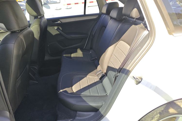 Used Skoda Rapid Spaceback 2016 Revised 1.6L Automatic Chuanxing Version
