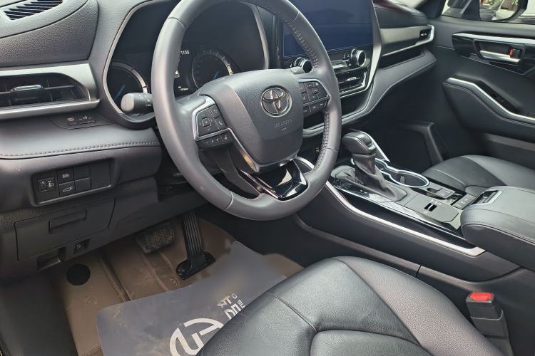 Used Toyota Highlander 2023 2.5L Smart Electric Hybrid Dual-Engine Four-Wheel Drive Prestige Version – 7 Seats
