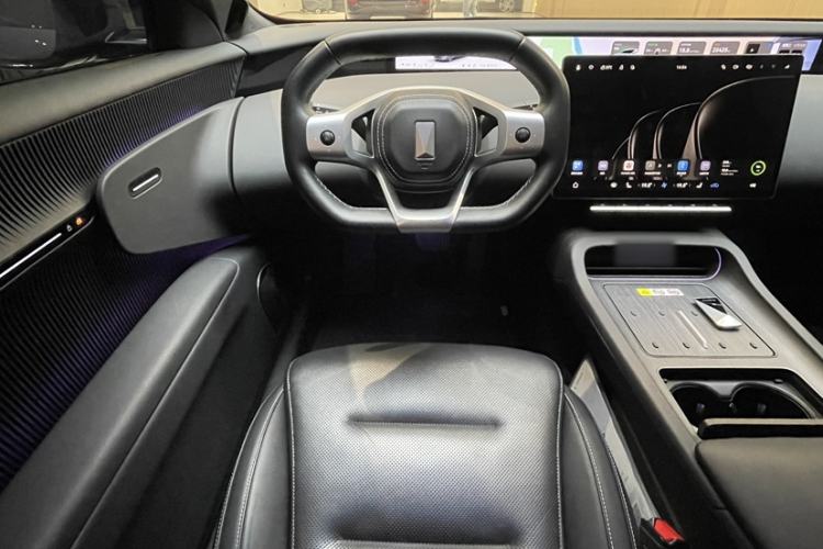 Used  12 2025 Max Extended-Range Edition
