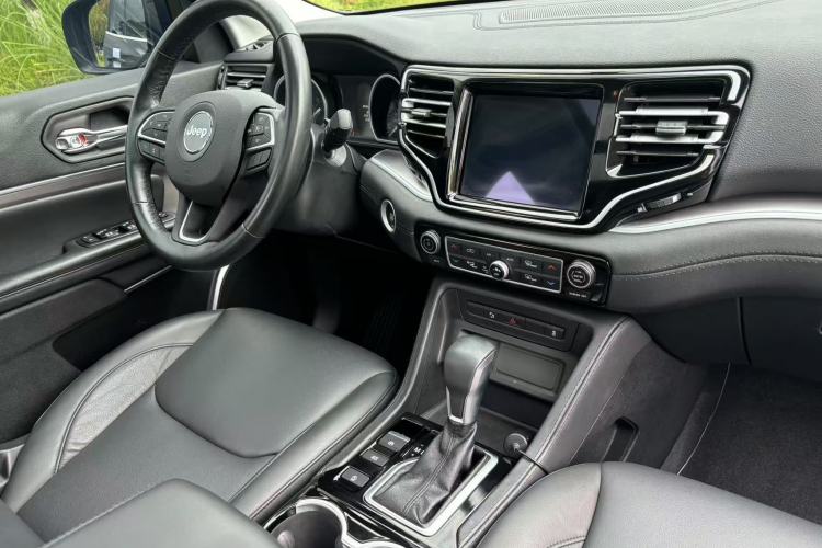 Used  Grand Commander 2022 2.0T Two-Wheel Drive Luxury Version
