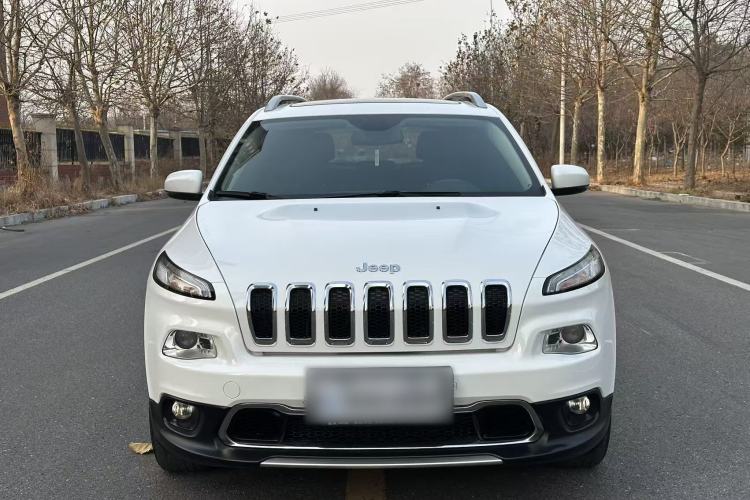 Used  Cherokee 2017 2.4L Leading Edition