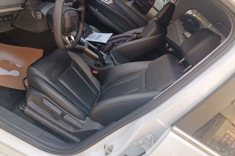 Used Wuling Jiachen 2022 1.5L Manual Comfort Edition