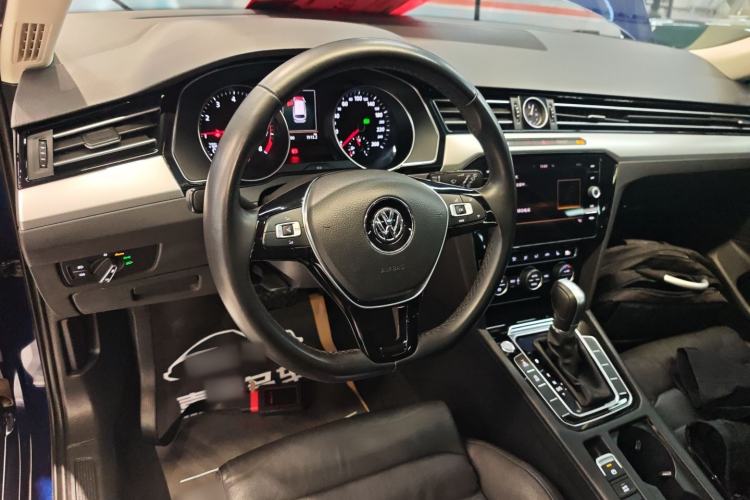 Used Volkswagen Variant 2018 380TSI Two-Wheel Drive Comfort Edition