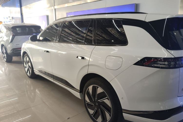 Used  eπ008 2024 210Max Range-Extended Version 6 Seats