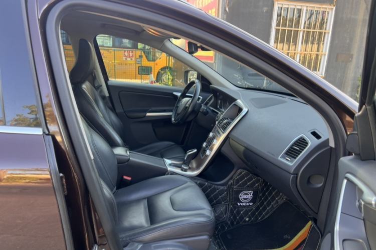 Used Volvo XC60 2017 T5 Smart Upgrade Edition
