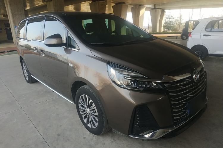 Used Buick GL8 2023 Land Executive Class Comfort Model
