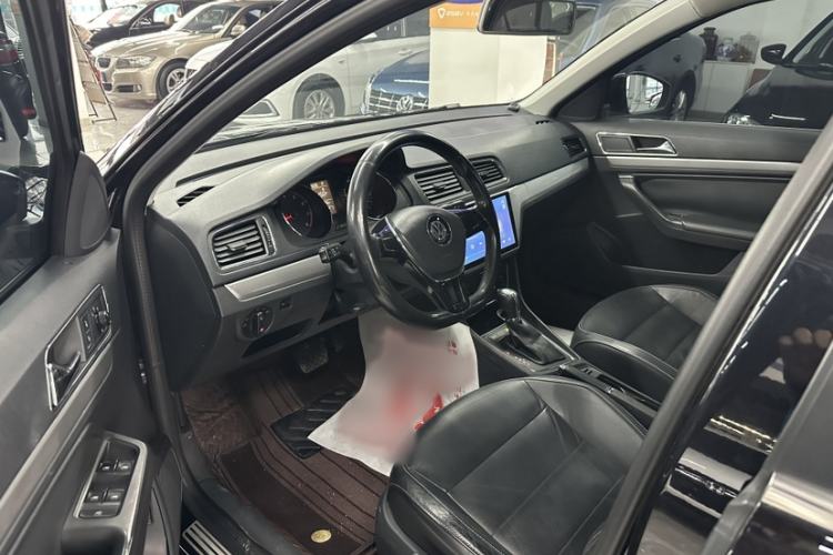 Used Volkswagen Lavida 2015 1.6L Automatic Comfort Edition
