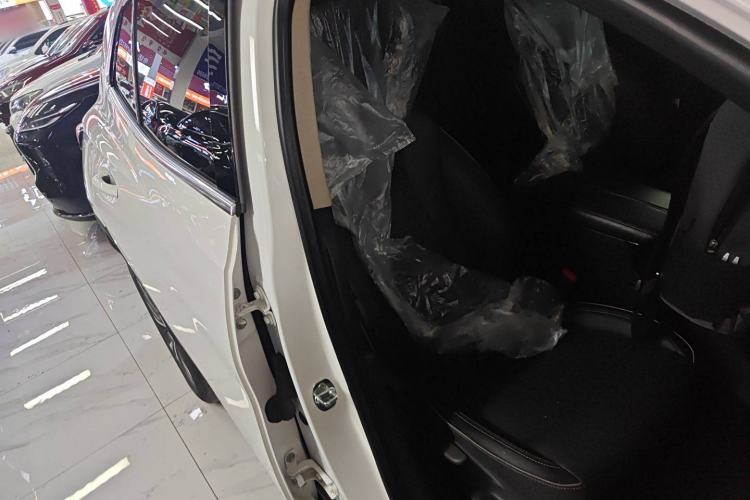 Used Buick Envision 2022 Encore S 652T Two-Wheel-Drive Luxury Model
