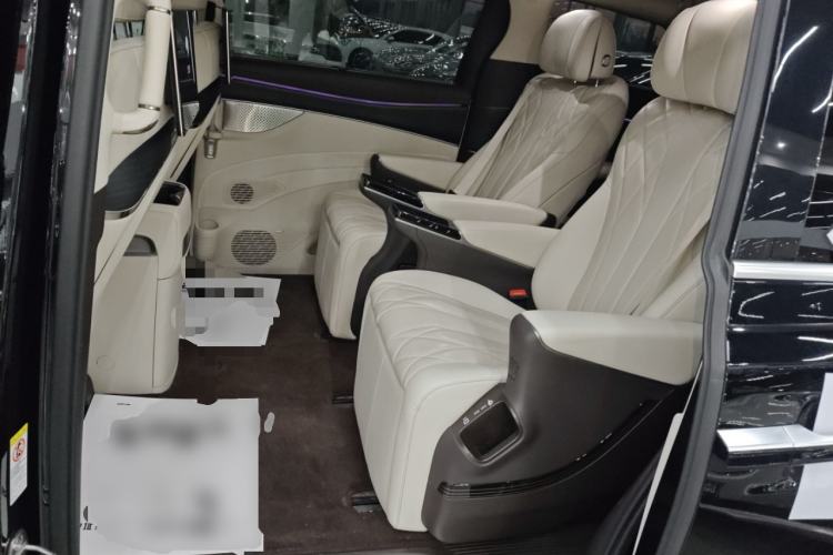 Used Denza D9 2025 DM-i Intelligent Drive 1020 Four-Wheel Drive Flagship Model
