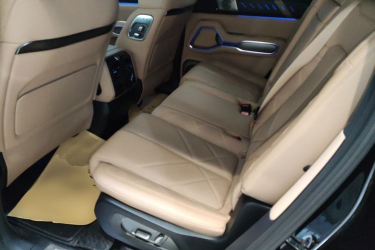 Used  Leopard 8 2025 Smart & Brave Flagship Edition 7 Seats
